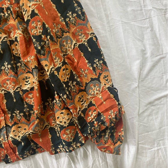 Vintage Snowhite Silk Button Down - Picture 3 of 5